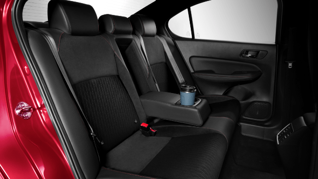 seat-armrests.png